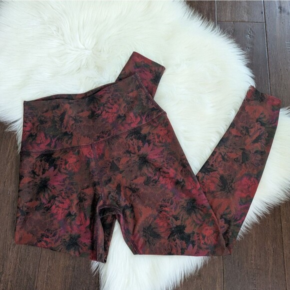 Beyond Yoga Midnight Floral SoftMark High Waisted Midi Legging M Medium - Picture 1 of 7
